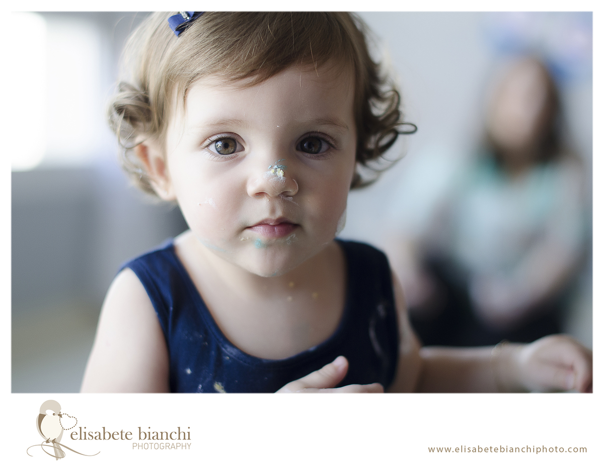 Primeira prova de bolo sessão smash cake fotos ensaio 1 ano Galinha Pintadinha Caxias do Sul