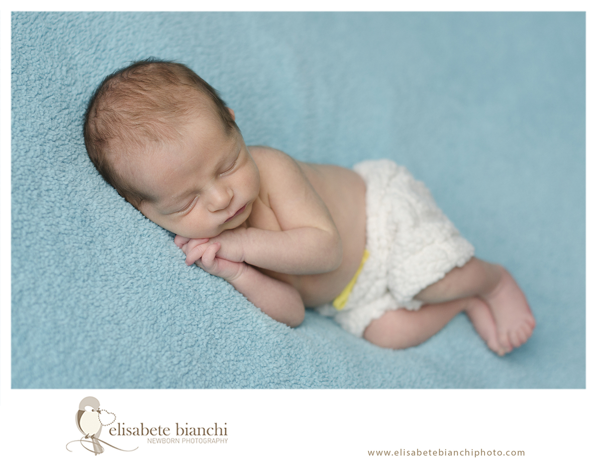 Newborn com a família ensaio fotográfico recém-nascido no domicílio em casa Caxias do Sul