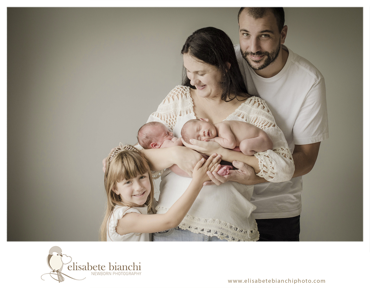 Newborn gêmeos ensaio fotográfico recém-nascidos Caxias do Sul família