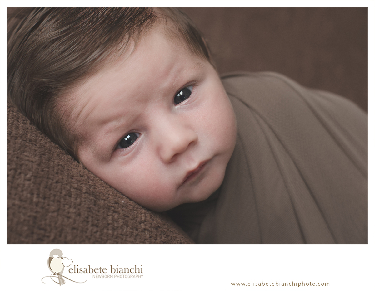 Recém-nascido e o wrap ensaio fotográfico newborn enroladinho  Caxias do Sul