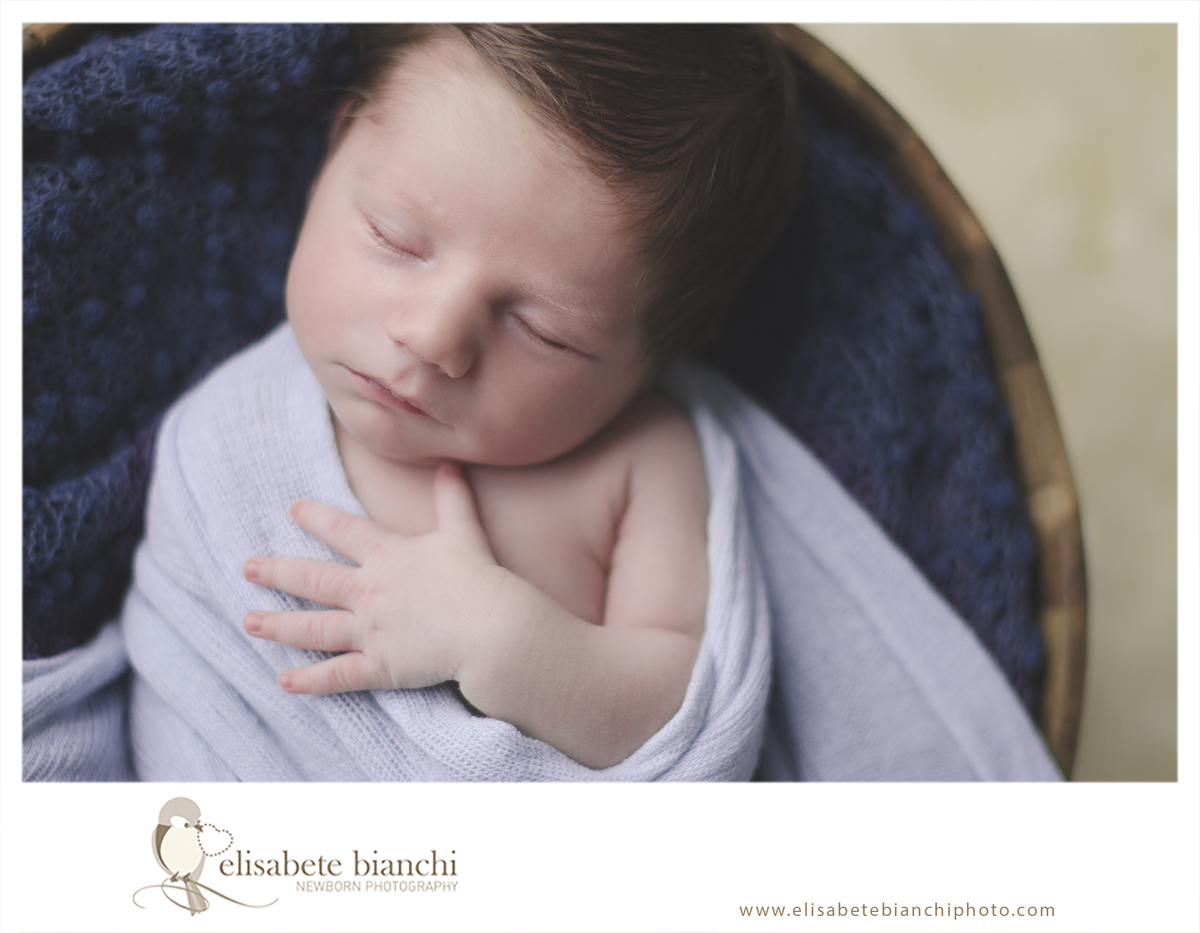 Recém-nascido e o wrap ensaio fotográfico newborn enroladinho  Caxias do Sul