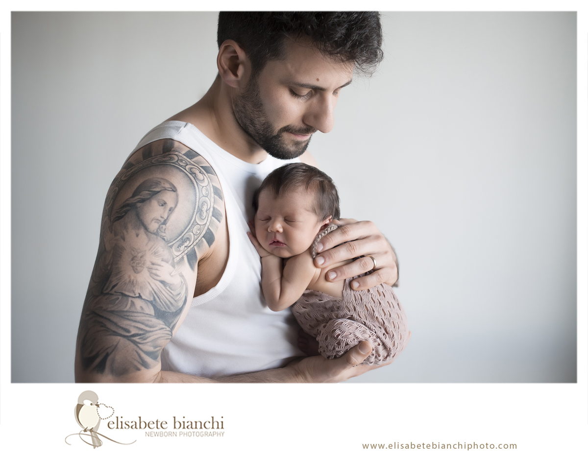 bebê música paz Beatles ensaio newborn sessão fotográfica recém-nascido no domicílio em casa Caxias do Sul