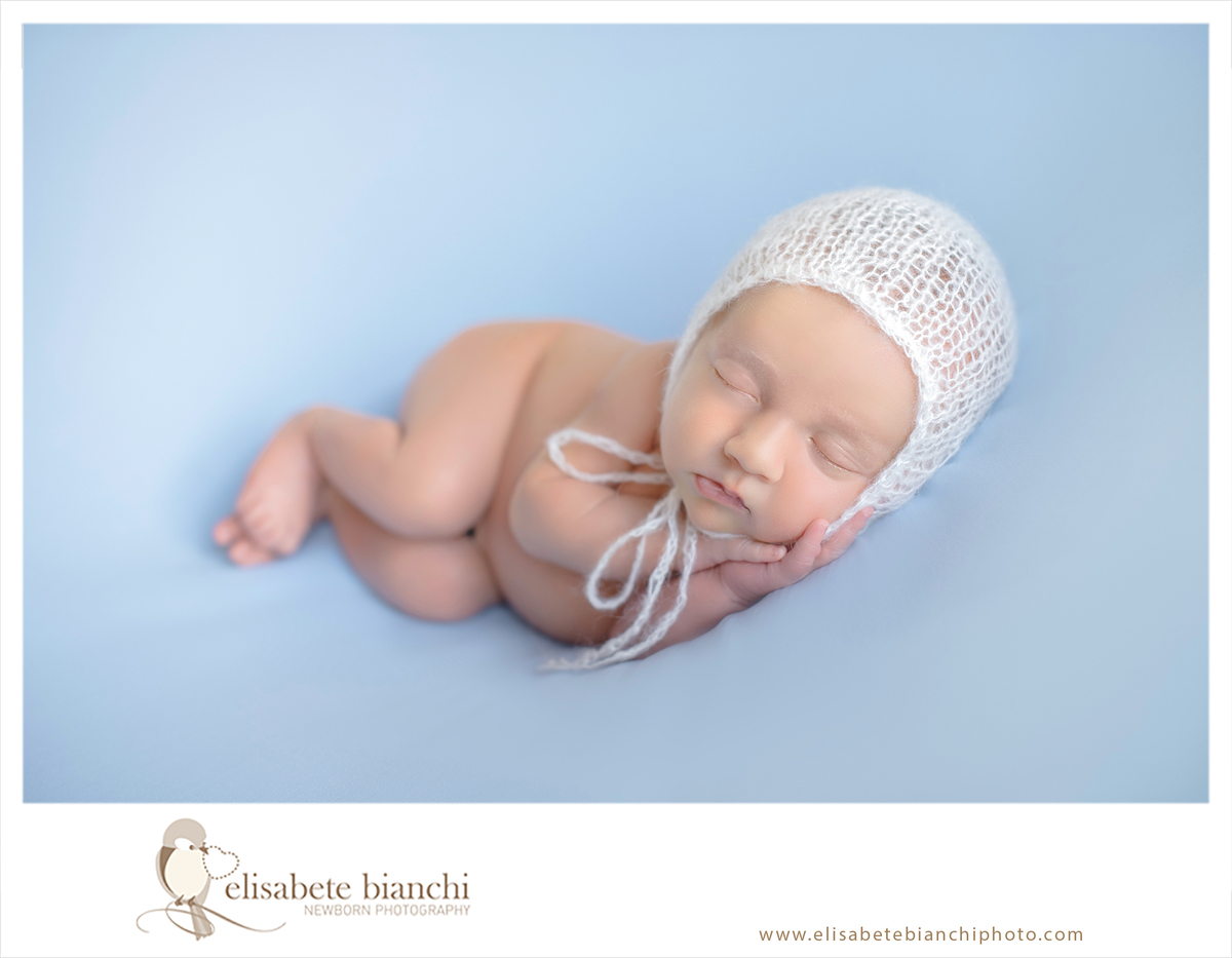 Ensaio Newborn fotos recém nascido sessão no domicílio em casa Caxias do Sul