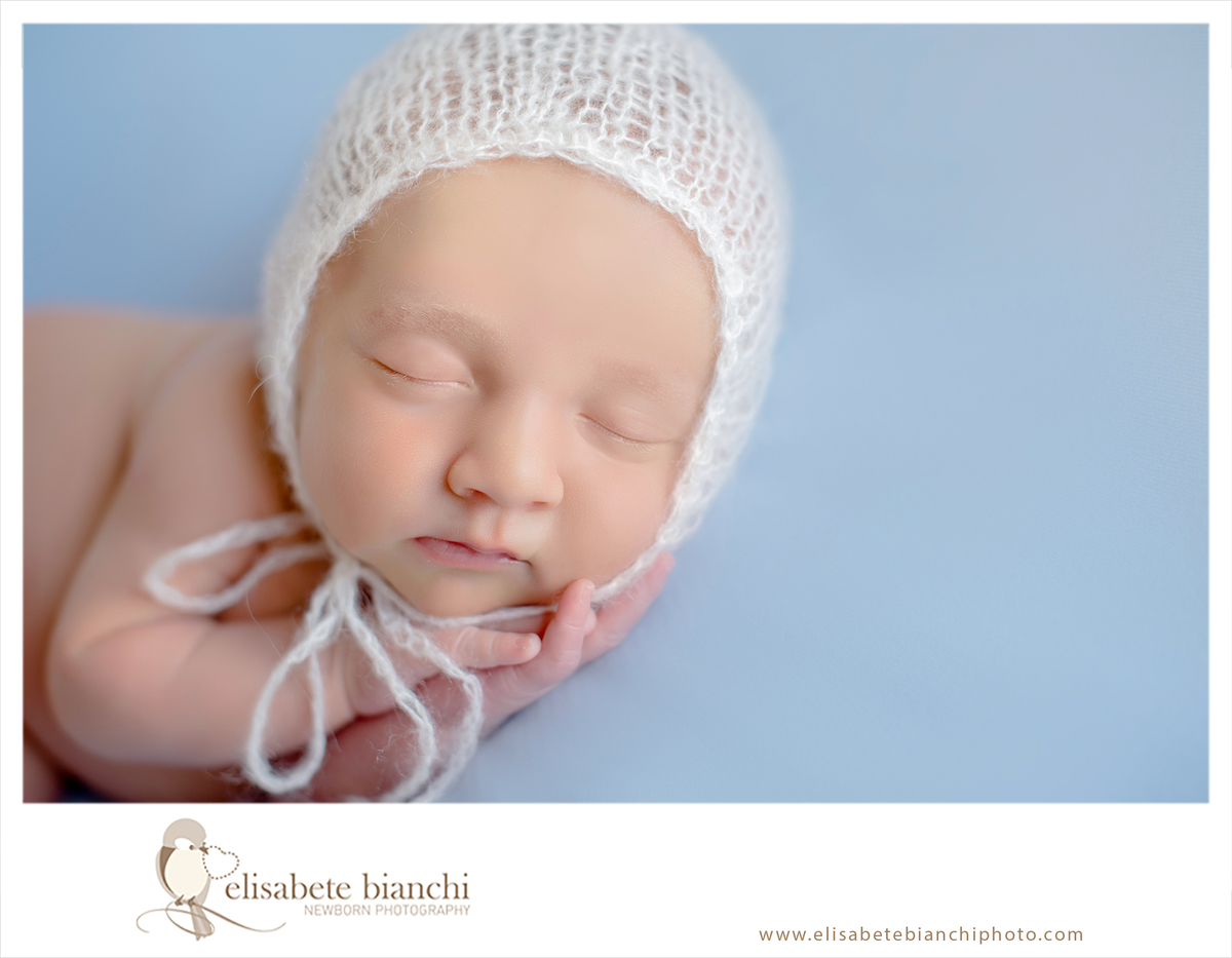 Ensaio Newborn fotos recém nascido sessão no domicílio em casa Caxias do Sul