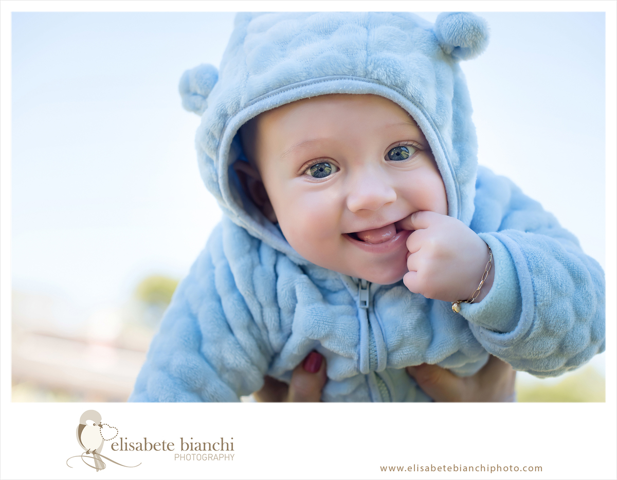 Ensaio de 6 meses sessão fotográfica de acompanhamento trimestral de bebê no domicílio em casa de chácara Caxias do Sul