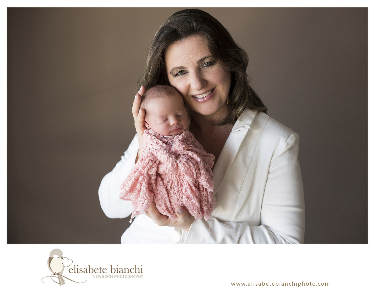 Newborn junto da família sessão fotografia recém-nascido no domicílio em casa Caxias do Sul