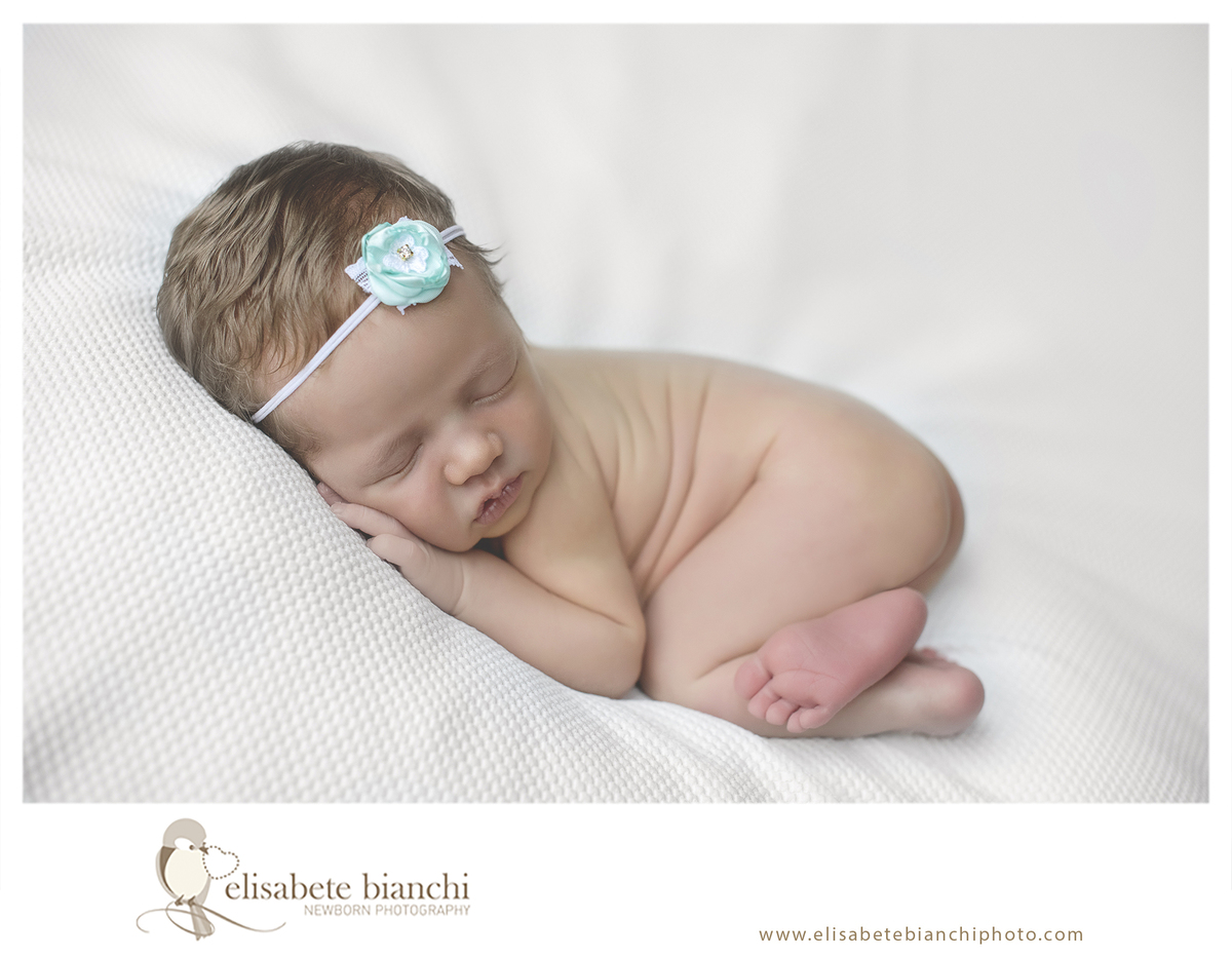 Newborn com cólica wrap bebê enroladinho ensaio fotográfico recém-nascido Caxias do Sul