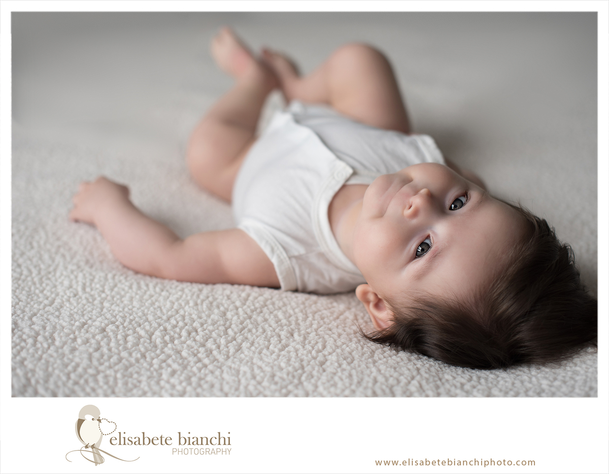 sessão de 4 meses ensaio acompanhamento fotográfico bebê Caxias do Sul 