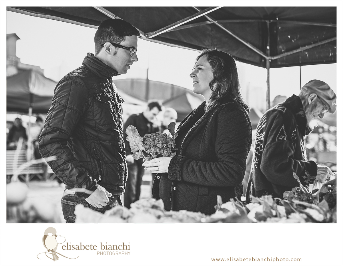 Grávidos na feira ensaio externo lifestyle sessão de fotos Caxias do Sul