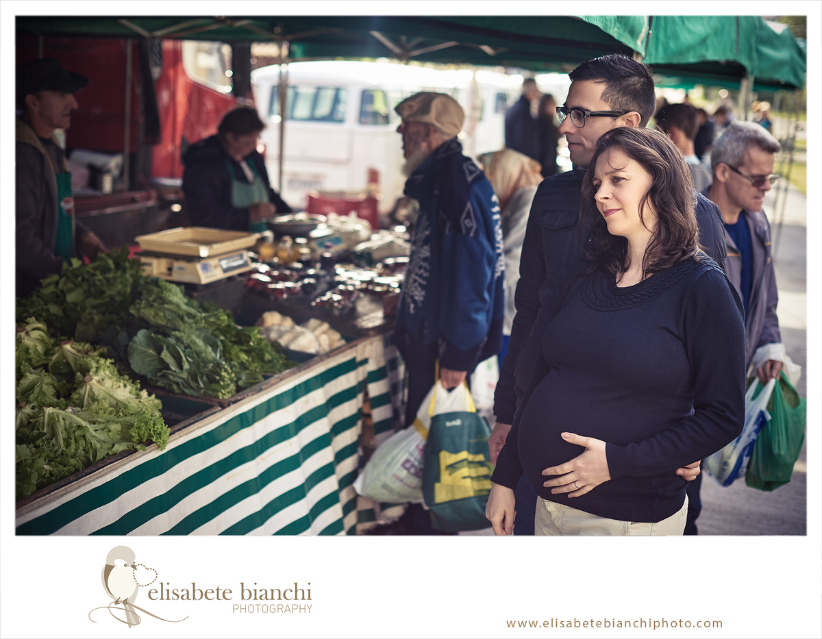 Grávidos na feira ensaio externo lifestyle sessão de fotos Caxias do Sul