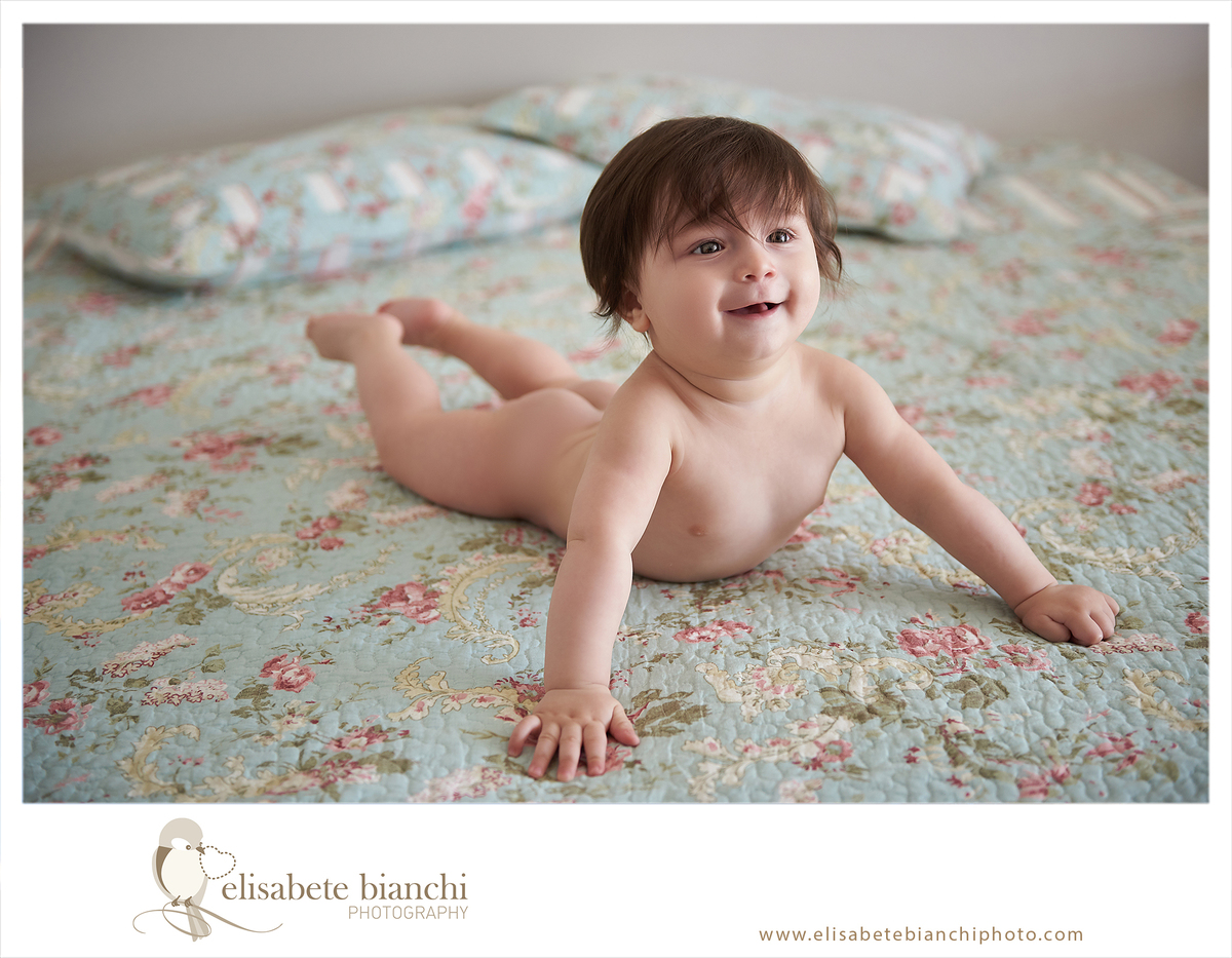 8 meses ensaio bebê no domicílio sessão fotográfica em casa Caxias do Sul