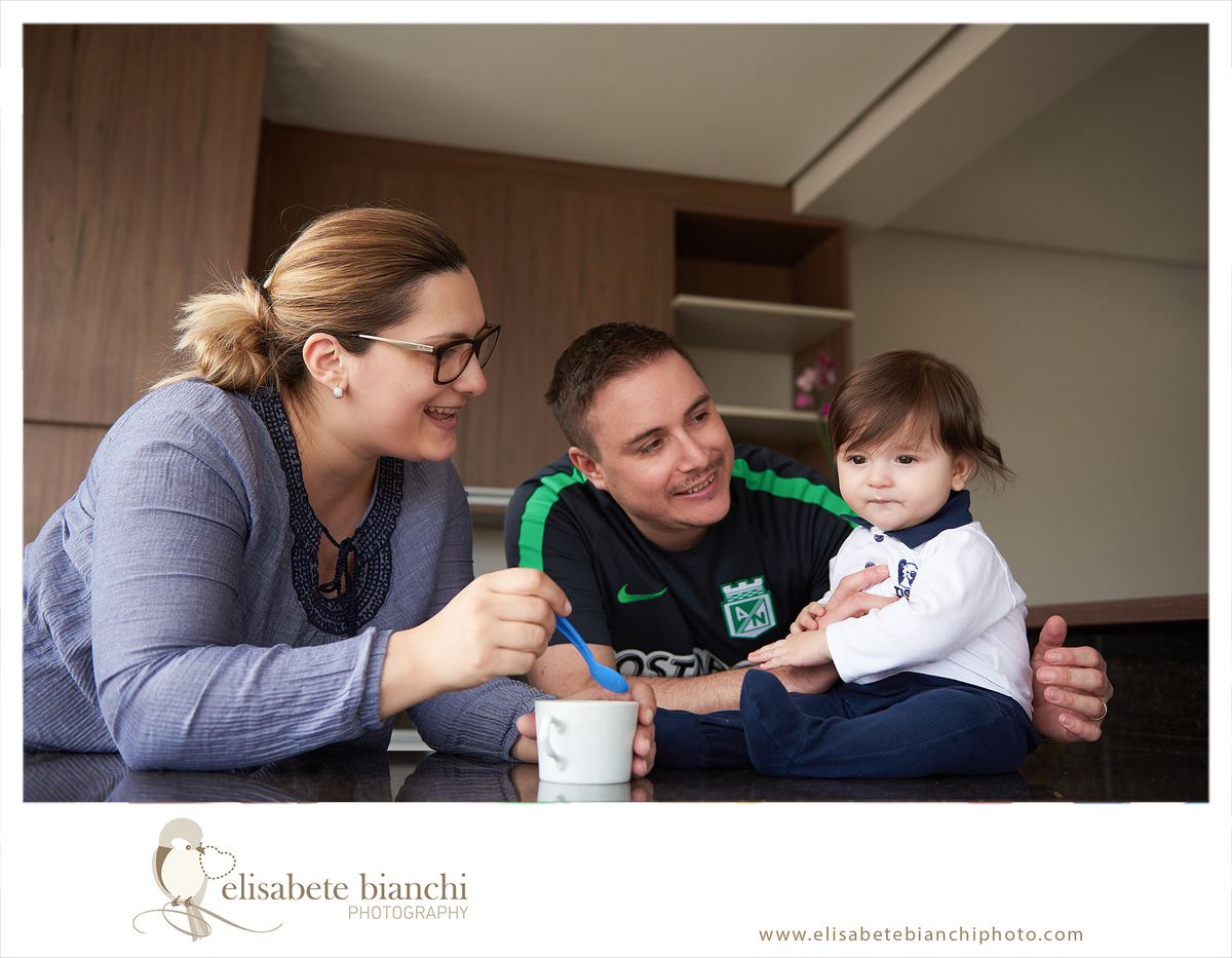 8 meses ensaio bebê no domicílio sessão fotográfica em casa Caxias do Sul