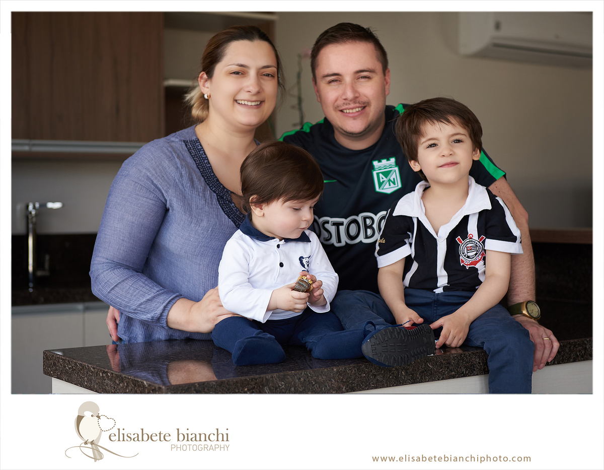 8 meses ensaio bebê no domicílio sessão fotográfica em casa Caxias do Sul