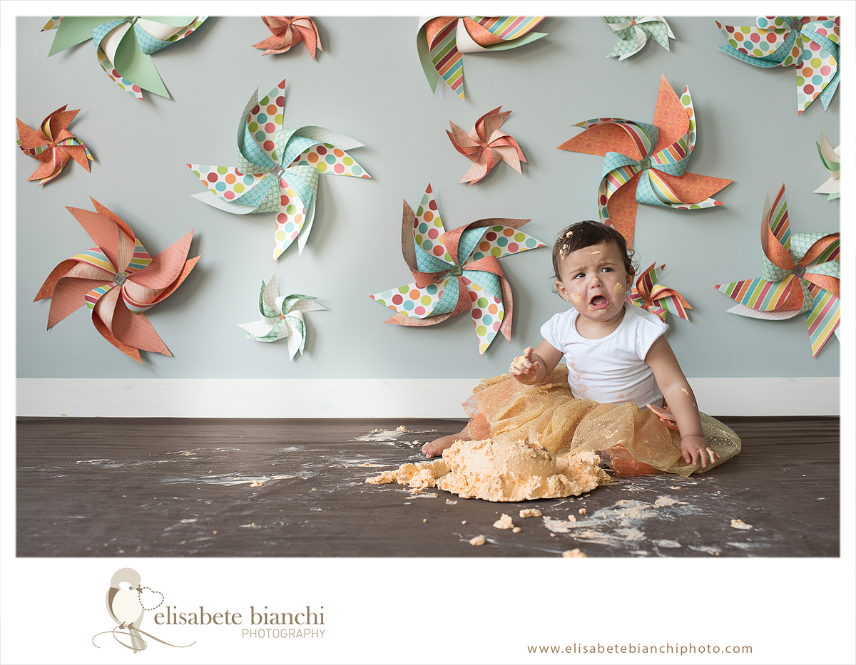 Cake Smash sessão de fotos esmaga o bolo ensaio fotográfico fura o bolo  cenário cataventos Caxias do Sul