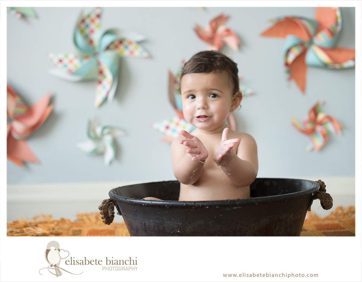 Cake Smash sessão de fotos ensaio fotográfico banho de tina cenário cataventos Caxias do Sul