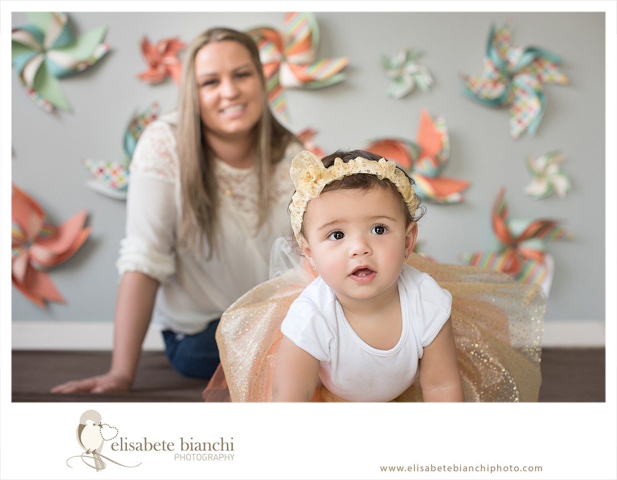 Cake Smash sessão de fotos esmaga o bolo ensaio fotográfico fura o bolo  cenário cataventos Caxias do Sul