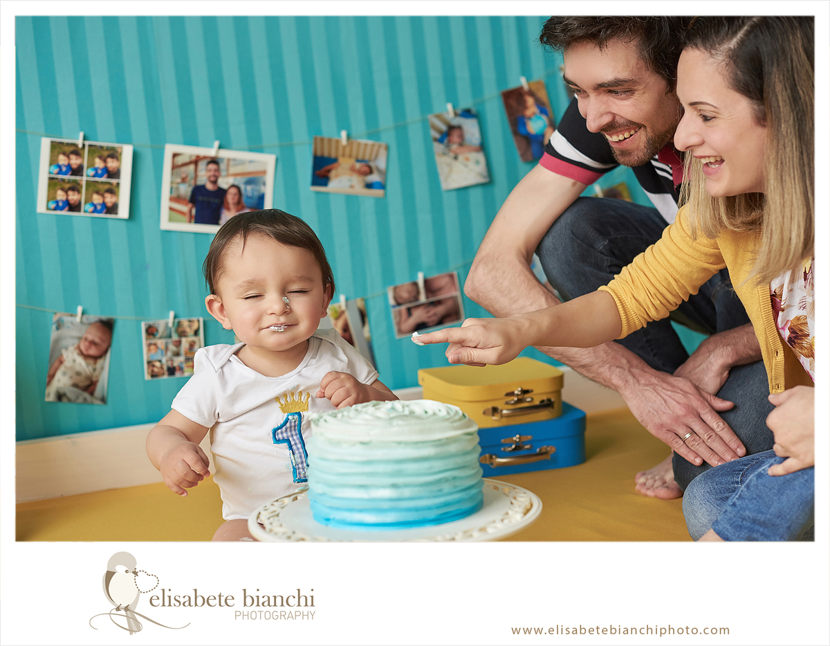 Cake Smash sessão de fotos 1 aninho esmaga o bolo ensaio de aniversário bebê Caxias do Sul