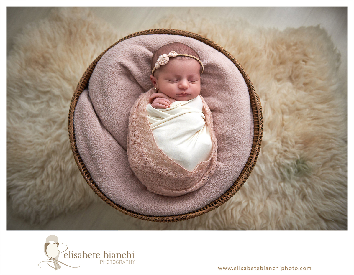 Newborn rápido ensaio fotográfico recém-nascido enroladinho wrap Caxias do Sul