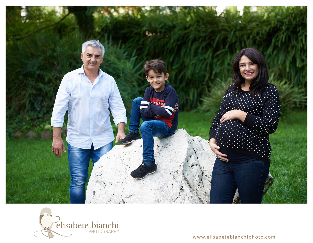 Família gestando ensaio fotográfico gestação sessão externa Caxias do Sul