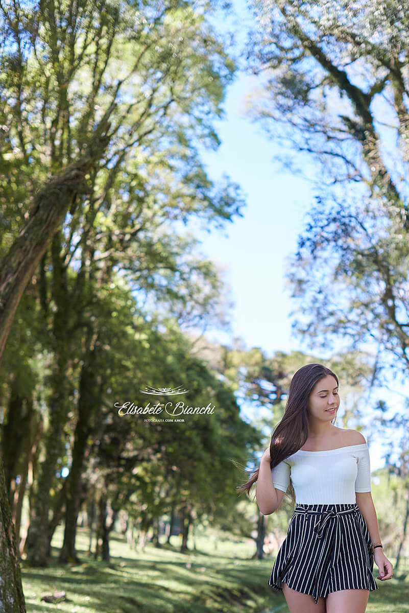 Menina em ensaio fotográfico de família, em Fazenda Souza, Caxias do Sul.