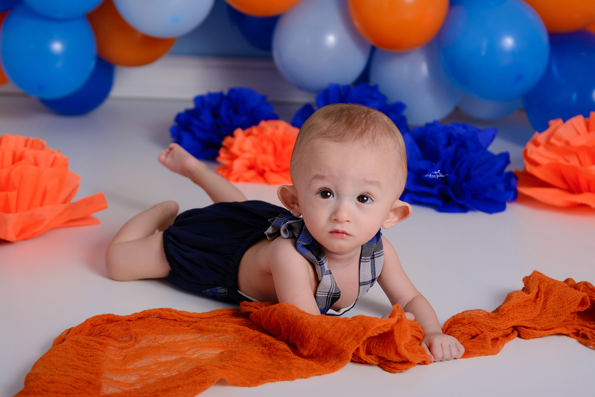 Acompanhamento Mensal do Bebê - Fotografia infantil - Ensaio 1 ano Menino