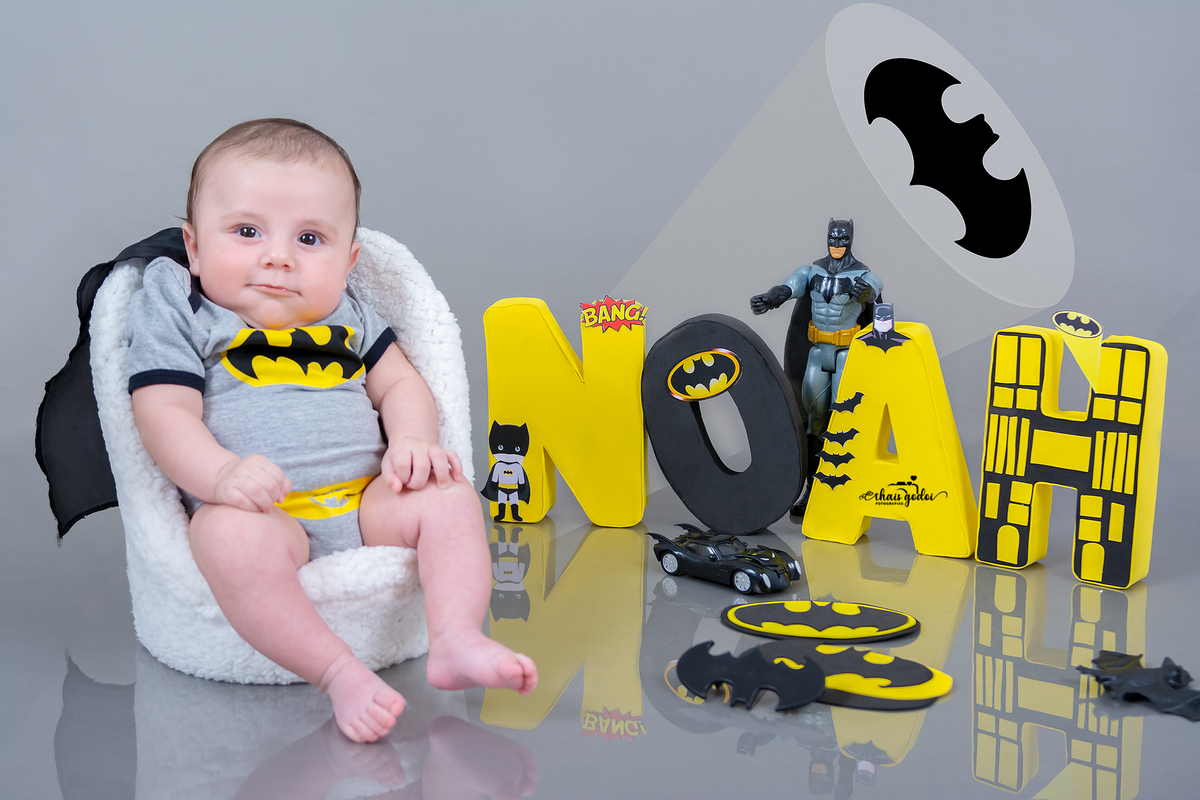 Bebê 3 meses - acompanhamento bebê 3 meses - acompanhamento bebê- ensaio bebê batman