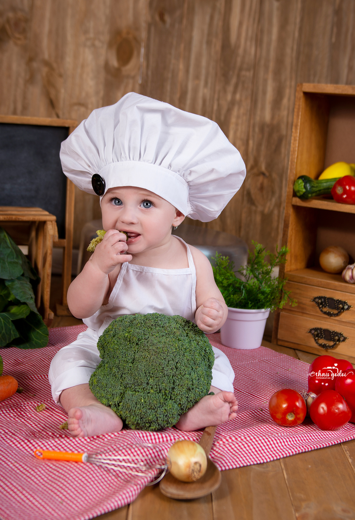 Introdução alimentar do bebê, fotografia infantil, ensaio bebê cozinheiro