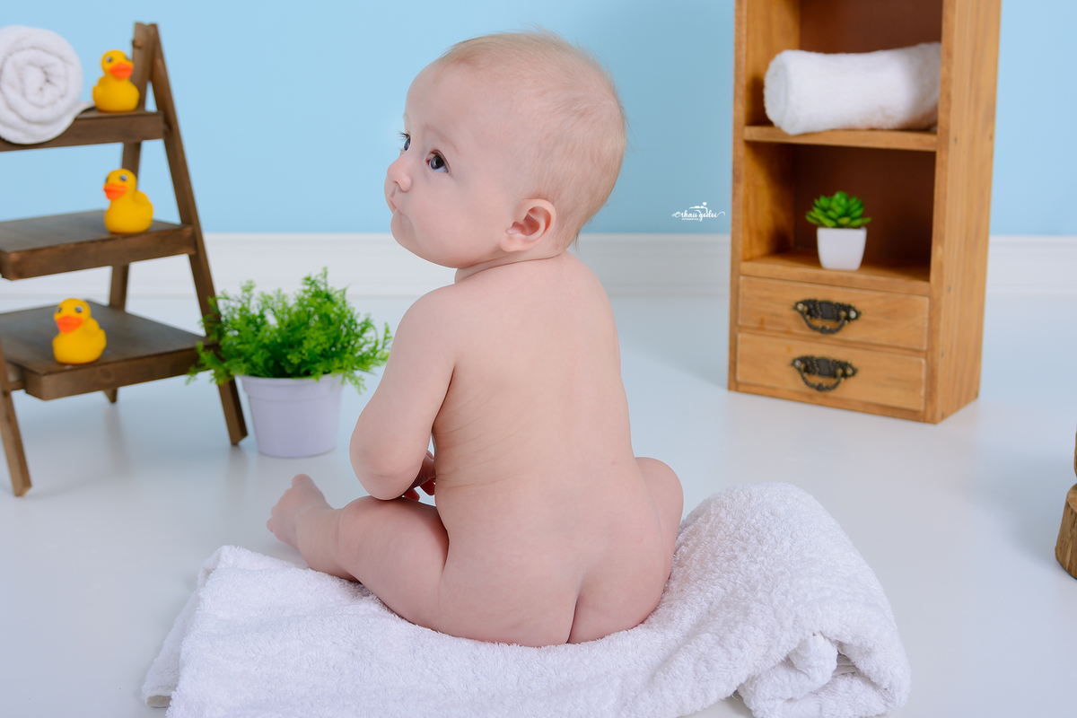 Acompanhamento bebê banho, ensaio infantil menino 7 meses