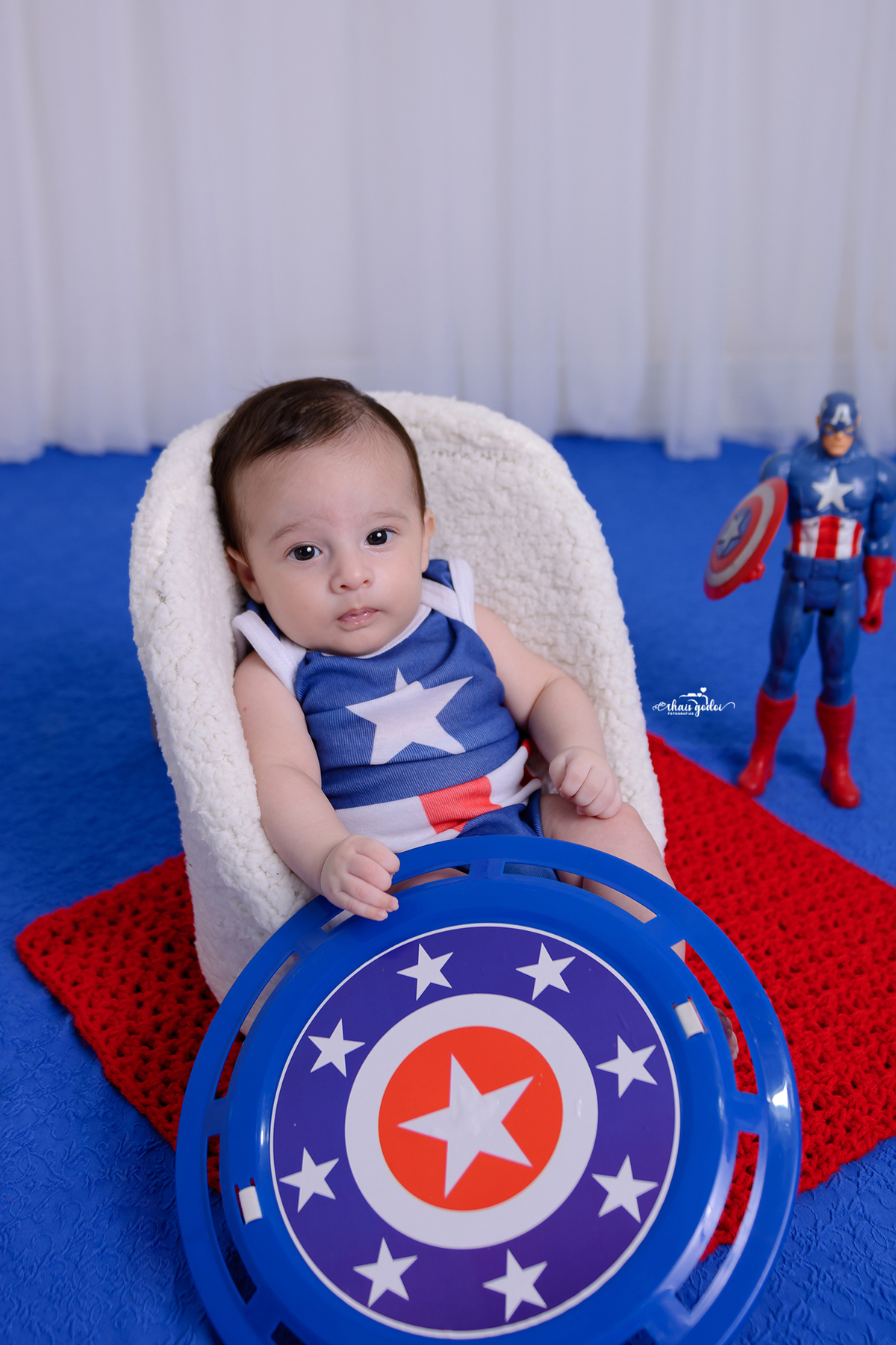 acompanhamento bebê menino, ensaio bebê Capitão América, Mesversário menino, foto bebê 3 meses