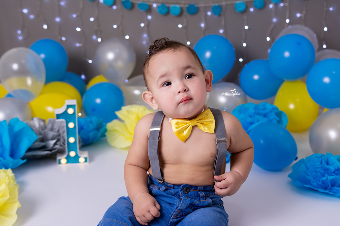 Smash the cake, smash the cake clean, smash the cake menino