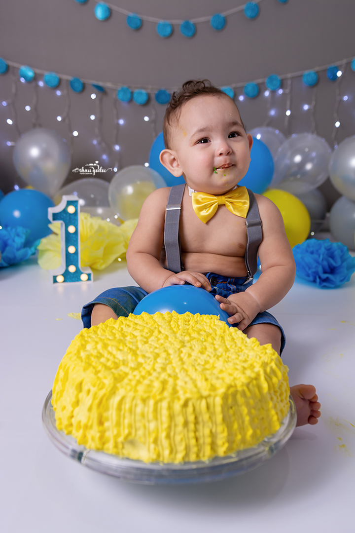 Smash the cake, smash the cake clean, smash the cake menino