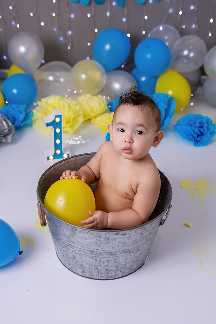 Smash the cake, smash the cake clean, smash the cake menino