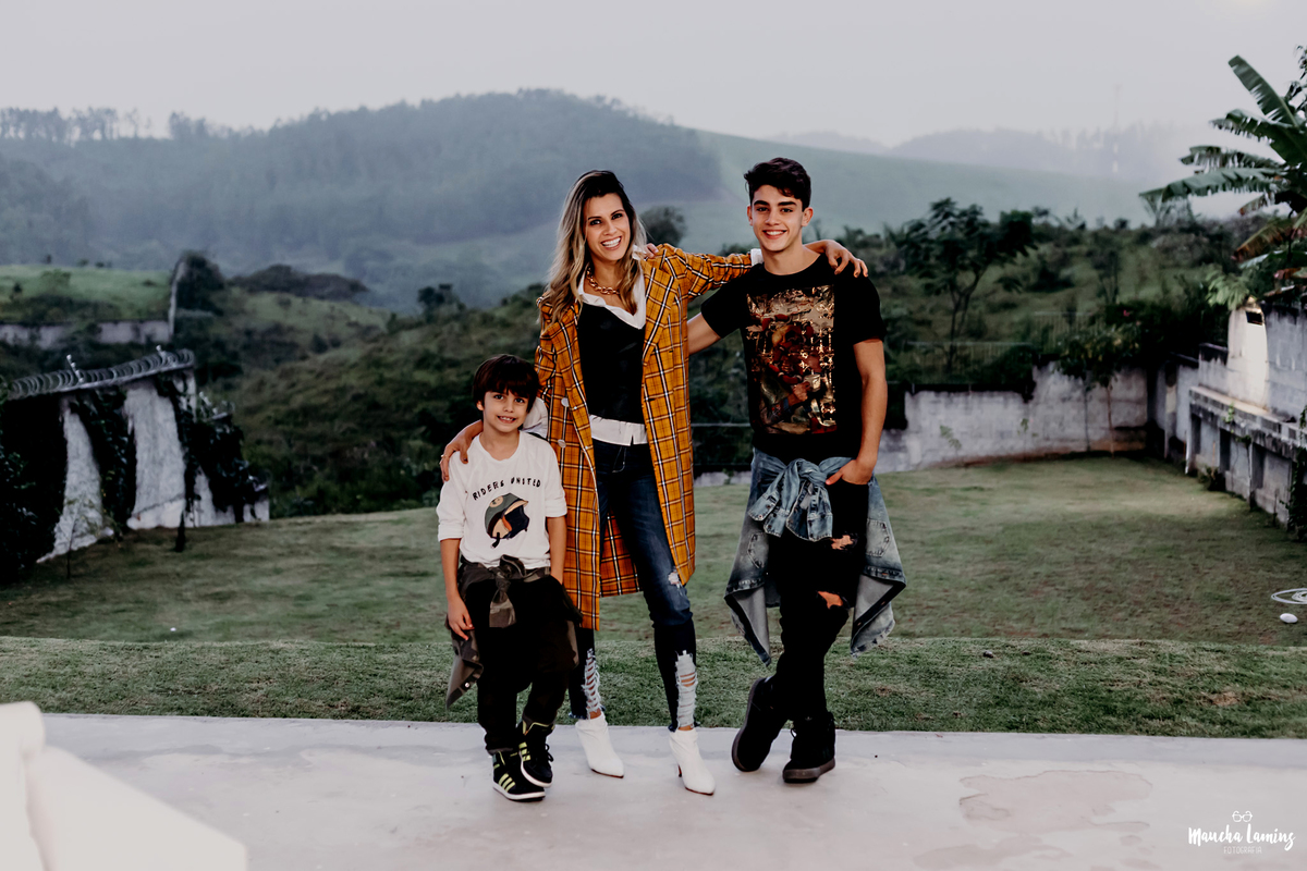 ensaio fotográfico, ensaio de família ,fotografia de família ,ensaio, dia das mães, fotografia, ensaio, família mães e filhos, cruzeiro-sp, lavrinhas-sp, lorena-sp, decoração de eventos, dj, cerimonialista.