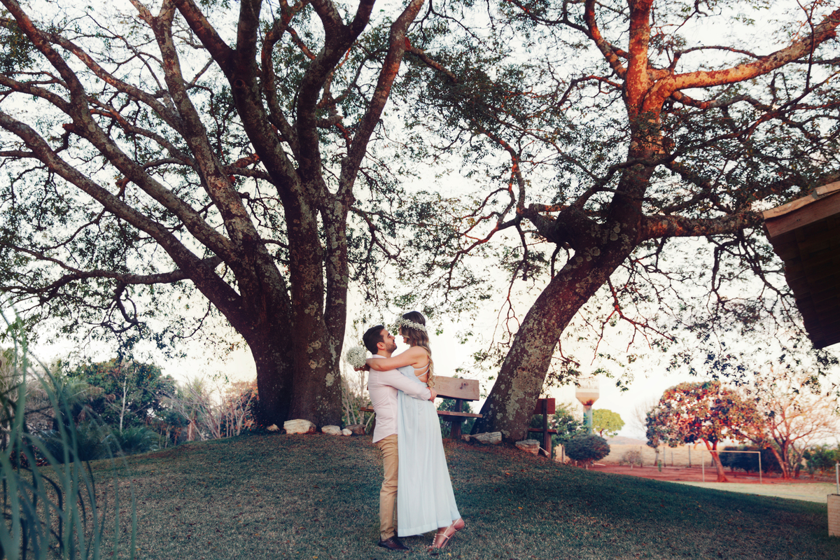 foto de casal no espaço infinity hall em Goiás
