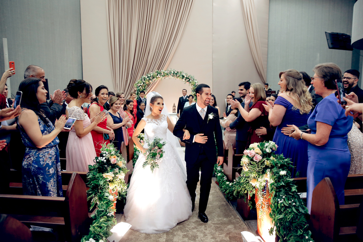 cortejo dos noivos ao som de Dj Rodrigo Melo