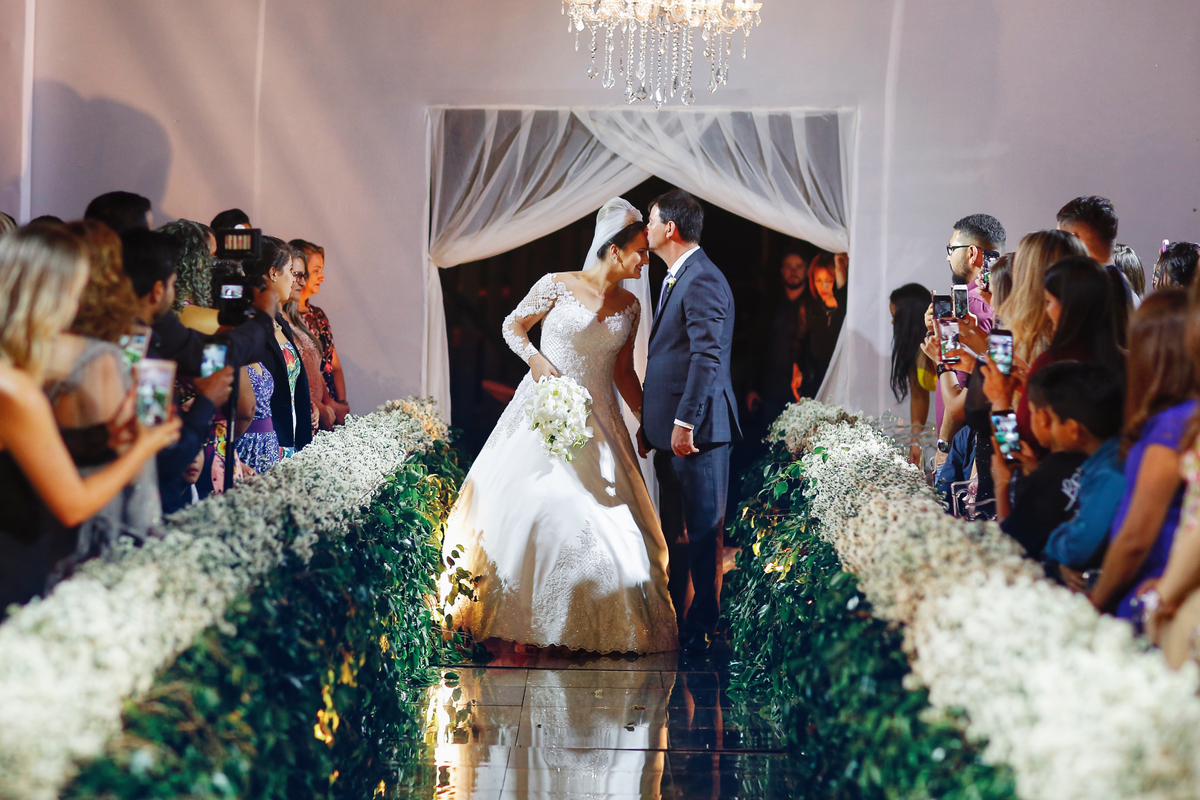 Noiva entrando na igreja