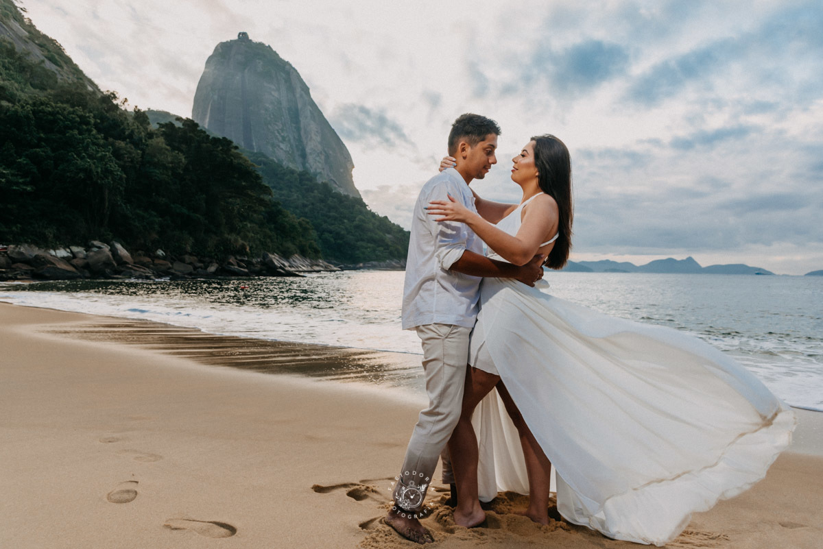 ensaio casal pré wedding | Fabio Doria, 3 Esferas melhor fotógrafo e vídeo do Rio de janeiro praia vermelha, urca. pão de açúcar