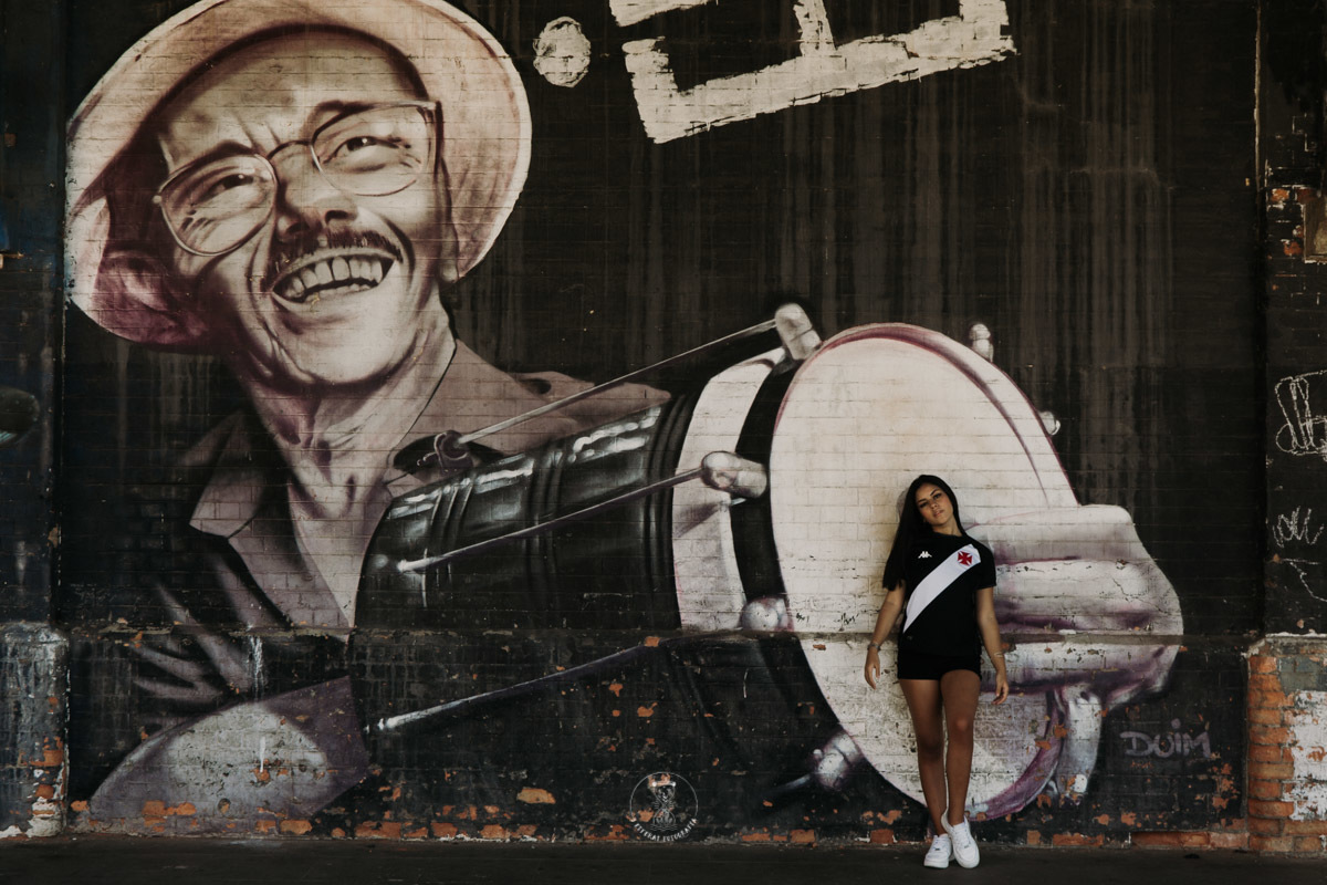 fabio doria o melhor Fotógrafo de ensaio do rio de janeiro fotógrafo de 15 anos e debutantes local Boulevard Olímpico centro estilo urbano street camisa do time vasco
