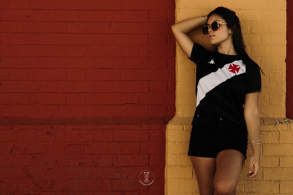 ensaio do rio de janeiro fotógrafo de 15 anos e debutantes local Boulevard Olímpico centro estilo urbano street camisa do time vasco