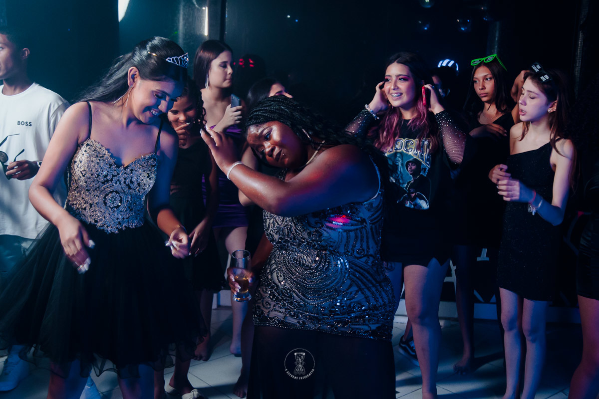 pista de dança aniversário de 15 anos com os pais salão Sítio Mil Maravilhas Campo Grande Santíssimo melhor fotógrafo e cinegrafista do Rio de Janeiro Fabio Doria 