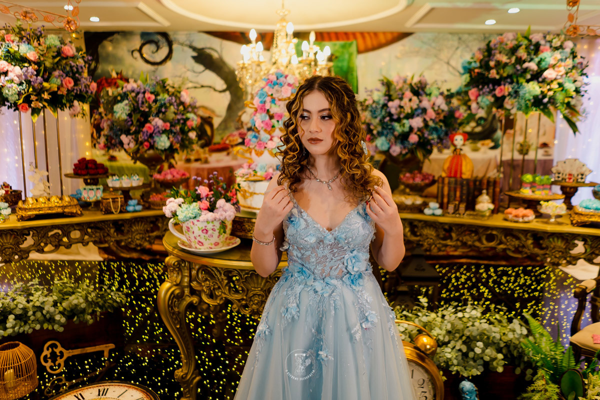 fabio doria melhor fotógrafo de 15 anos, debutantes RJ salão Ballroom poses para aniversariantes 15 anos festa tema chapeleiro maluco