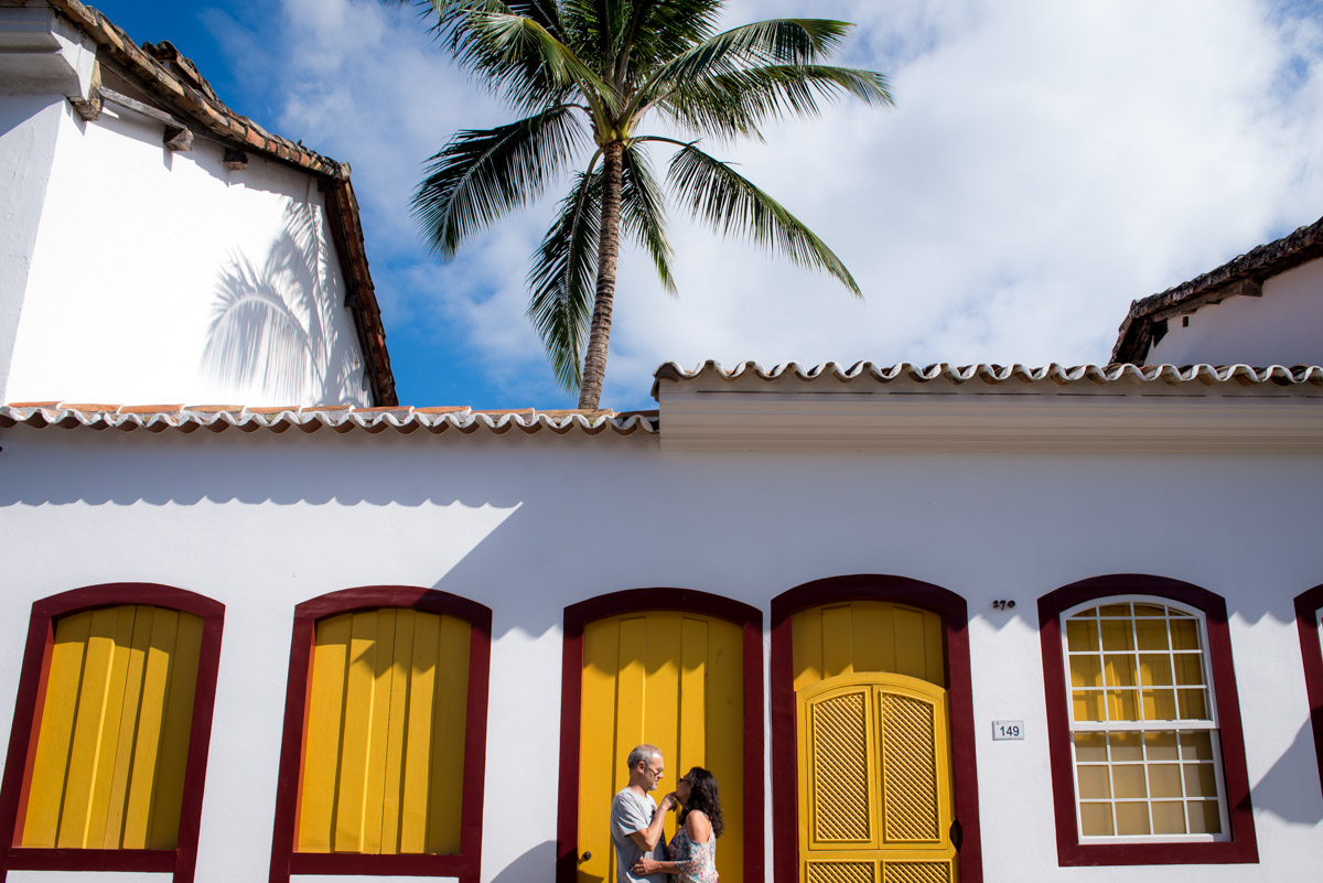 ensaio em paraty com fotografo de casamento do restaurante regúgio fabio doria