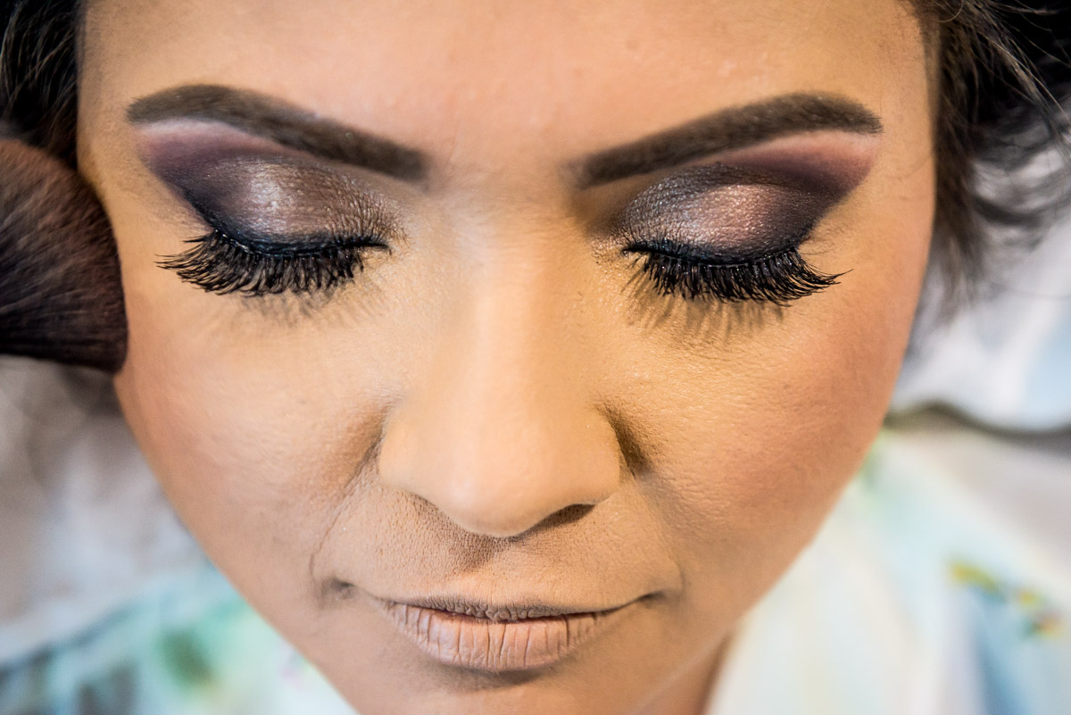 Escolha para maquiagem da noiva em making of blue tree premium fotografo fabio doria