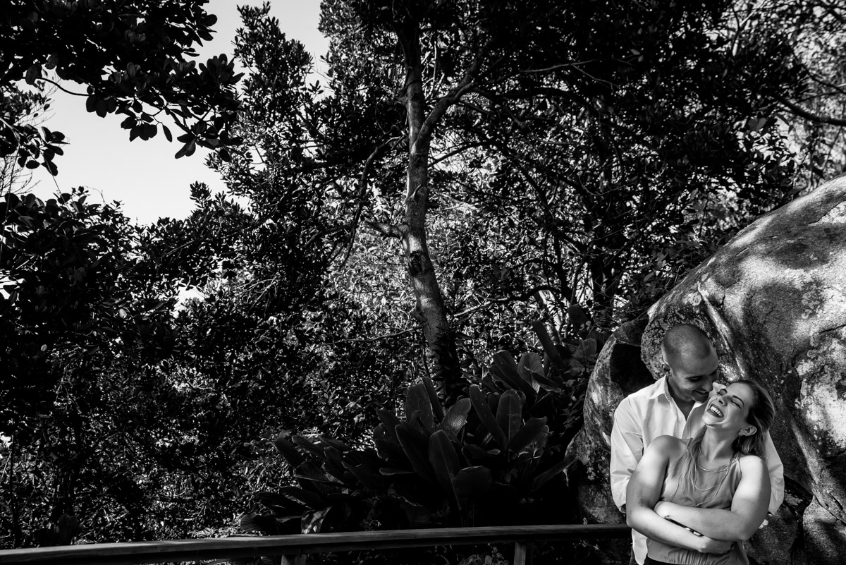 ensaio externo de noivos ao ar livre