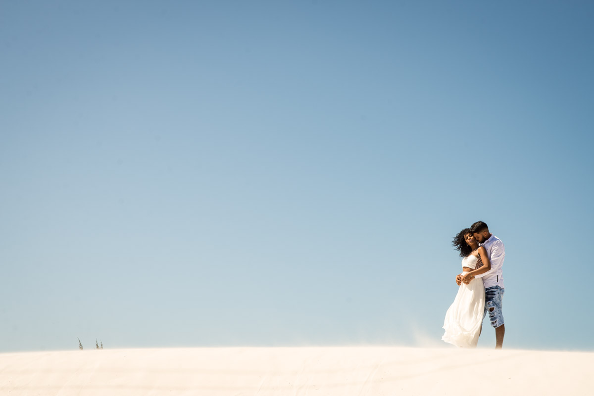 ensaio ao ar livre na praia das dunas região dos lagos