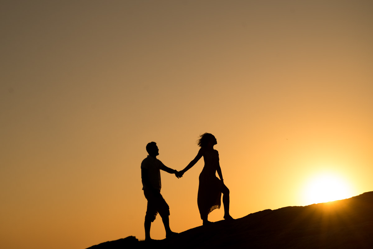 ensaio externo na região dos lagos com silhueta fotografo fabio doria