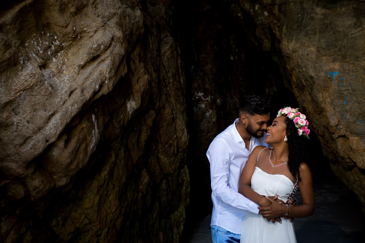 ensaio externo na região dos lagos com fundo em rocha
