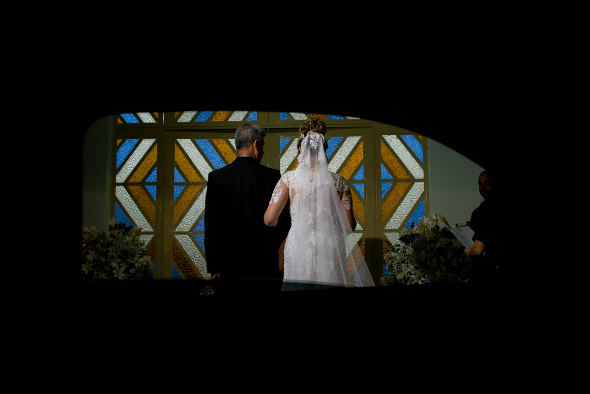 noiva entrando na igreja com pai fotografo de casamento fabio doria