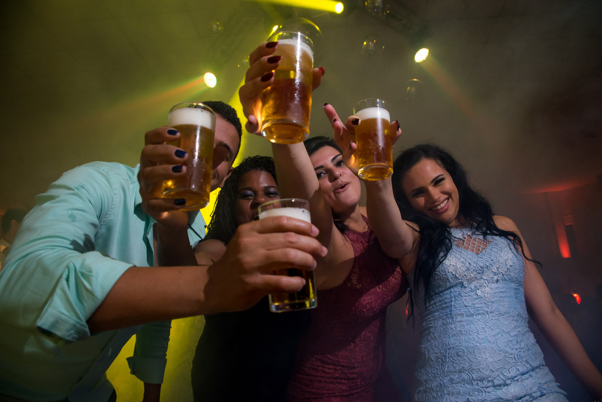 um brinde aos noivos