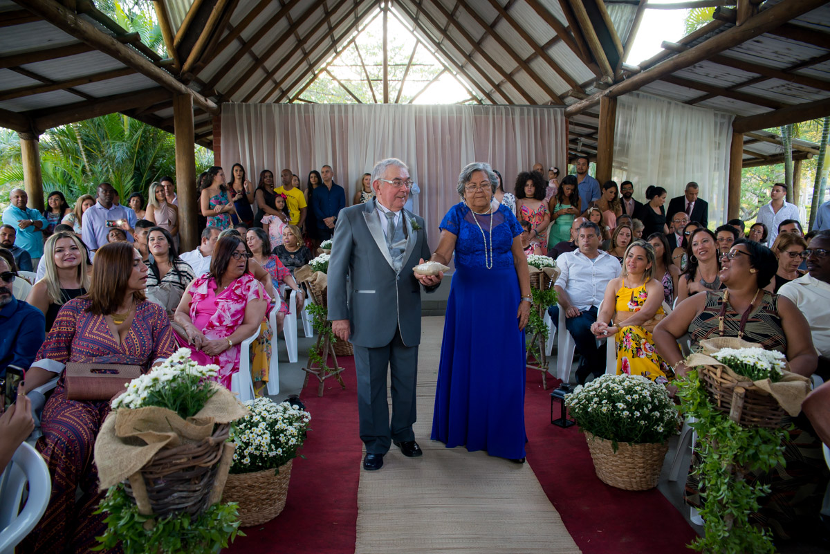 avós entrando com aliança casamento rústico rj mangaratiba